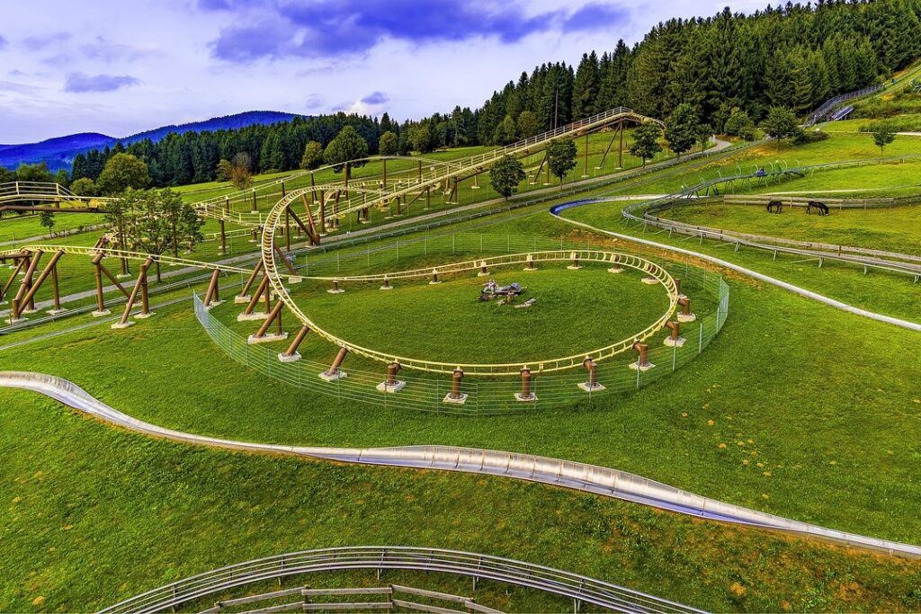 summer-toboggan-run-2723559_1280